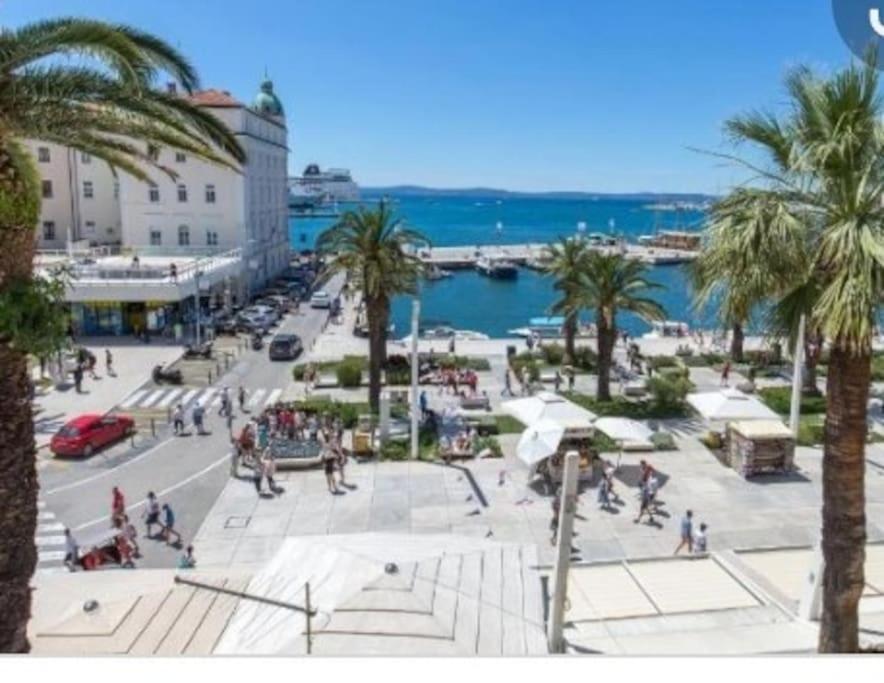 Bright And Colourful Apartment Luce -Sandy Beach Split Exteriör bild
