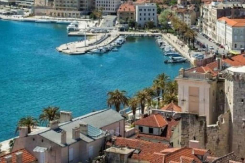 Bright And Colourful Apartment Luce -Sandy Beach Split Exteriör bild