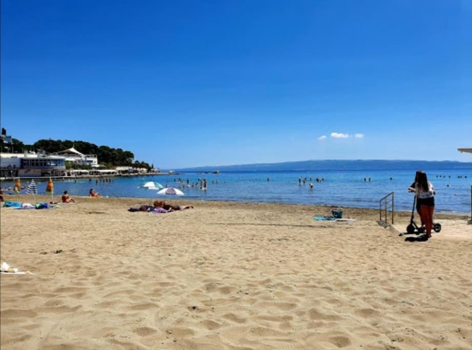 Bright And Colourful Apartment Luce -Sandy Beach Split Exteriör bild