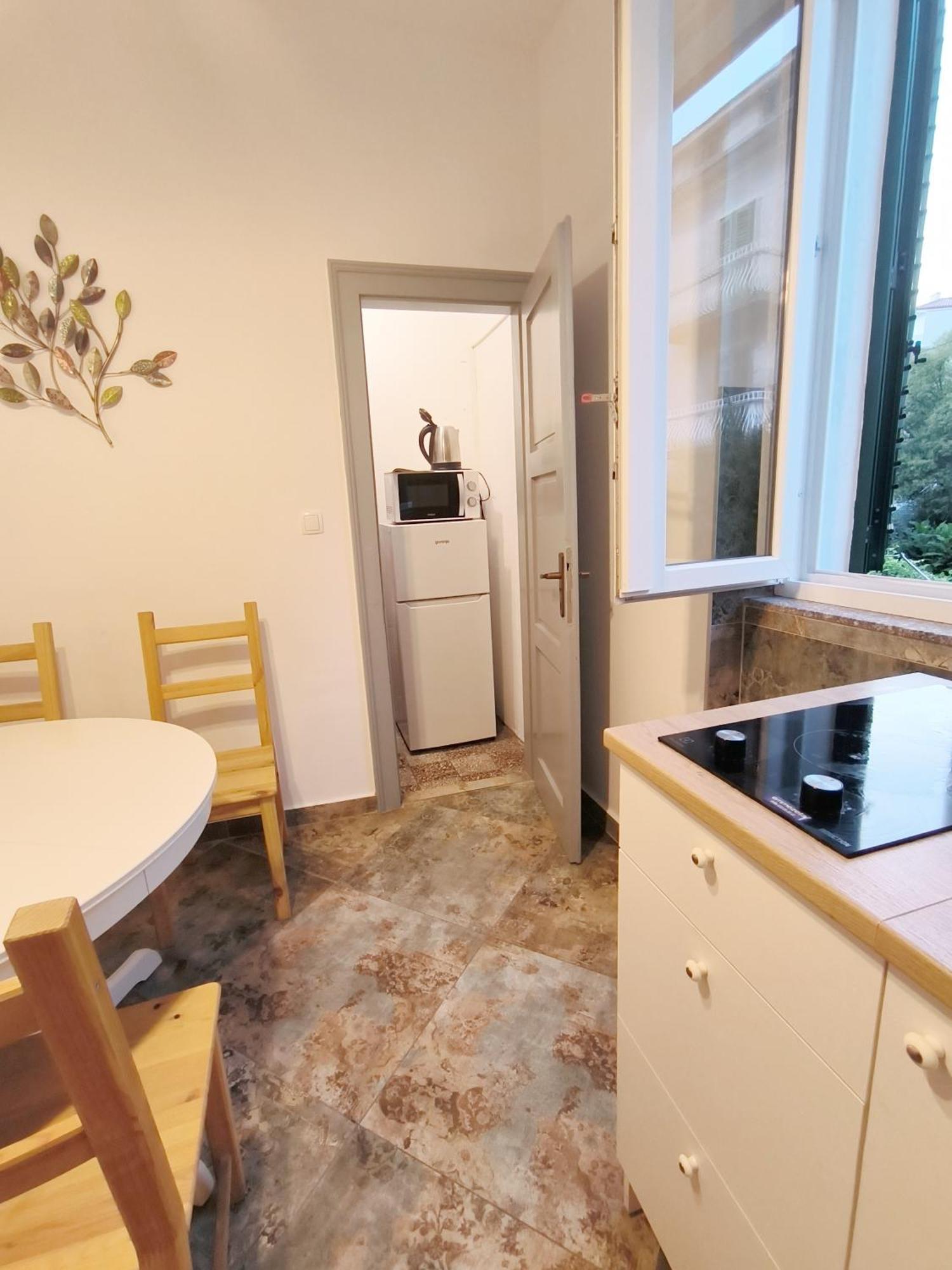 Bright And Colourful Apartment Luce -Sandy Beach Split Exteriör bild